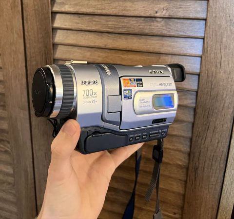 Відеокамера Sony DCR-TRV240E Digital8 / Hi8 / Video8 — укомплектований вінтажний сет в чудовому стані