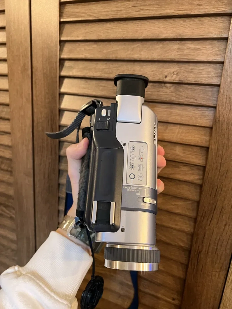 Відеокамера Sony DCR-TRV240E Digital8 / Hi8 / Video8 — укомплектований вінтажний сет в чудовому стані — фото 3