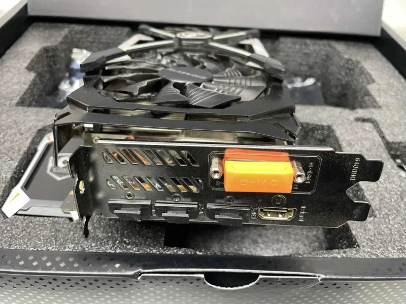 Видеокарта Gigabyte GeForce GTX 1080 Xtreme Gaming 8G Premium Pack — фото 7