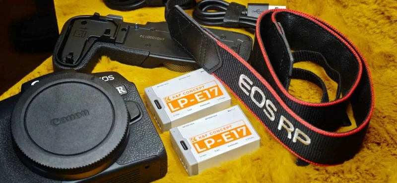 ‼️ВІДМІННИЙ СТАН - 14000 кадрів‼️ Canon RP -- плюс ручка-гріп Canon EG-E1 -- — фото 2