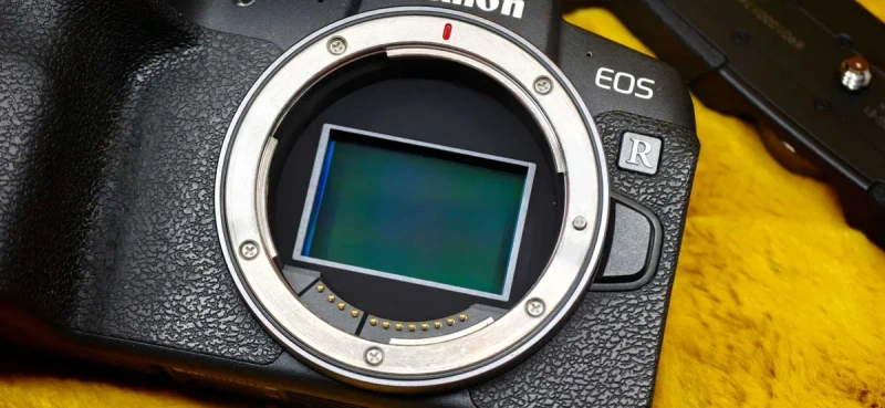 ‼️ВІДМІННИЙ СТАН - 14000 кадрів‼️ Canon RP -- плюс ручка-гріп Canon EG-E1 -- — фото 3