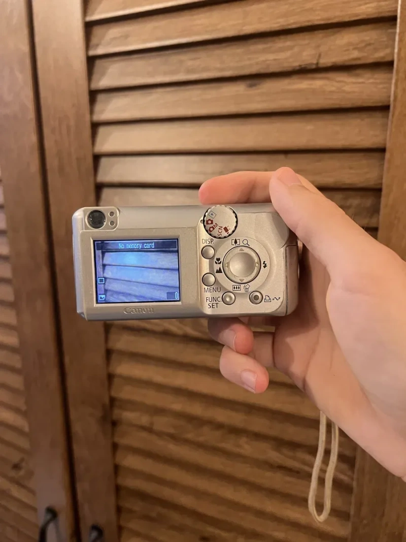 Вінтажний цифровий фотоапарат Canon PowerShot A420 / Y2K / гарний стан — фото 3