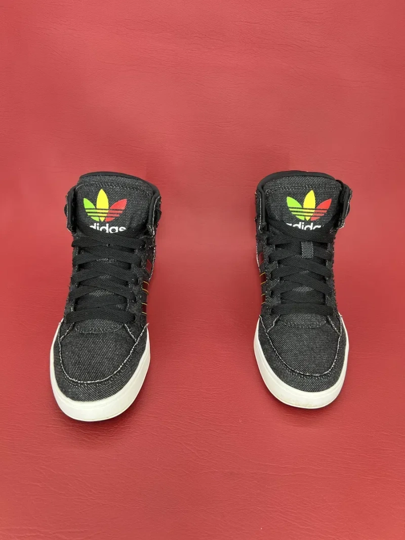 Високі кросівки-хайтопи 37.5р. Унісекс .Adidas Originals Rasta Denim (артикул V21148) з колекції 2012 року. — фото 2