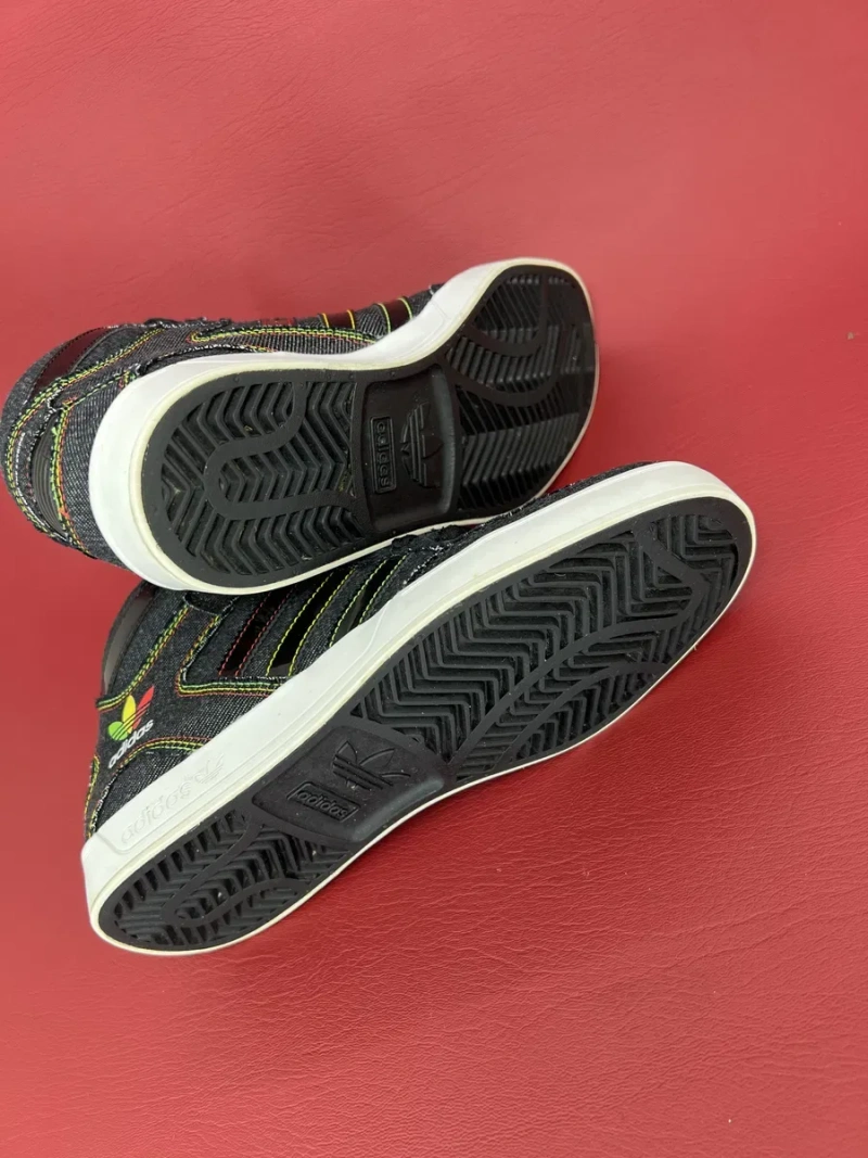 Високі кросівки-хайтопи 37.5р. Унісекс .Adidas Originals Rasta Denim (артикул V21148) з колекції 2012 року. — фото 4