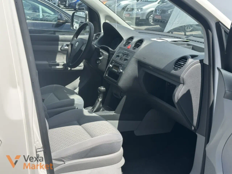 Volkswagen Caddy 2008 Бензин 1.6 л Білий — фото 8