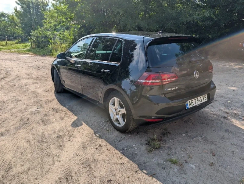 Volkswagen e-Golf 2017 — фото 2