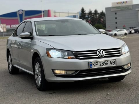 Volkswagen Passat 2.5 автомат 2012