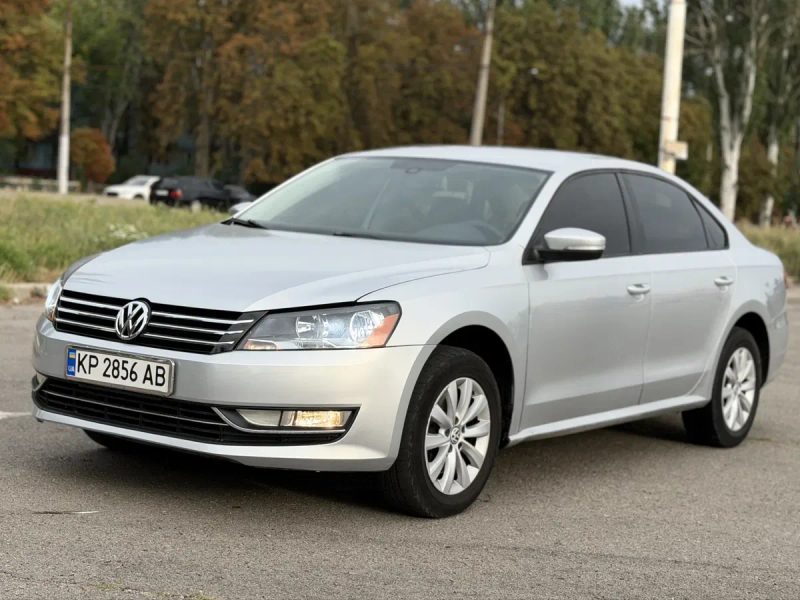 Volkswagen Passat 2.5 автомат 2012 — фото 3