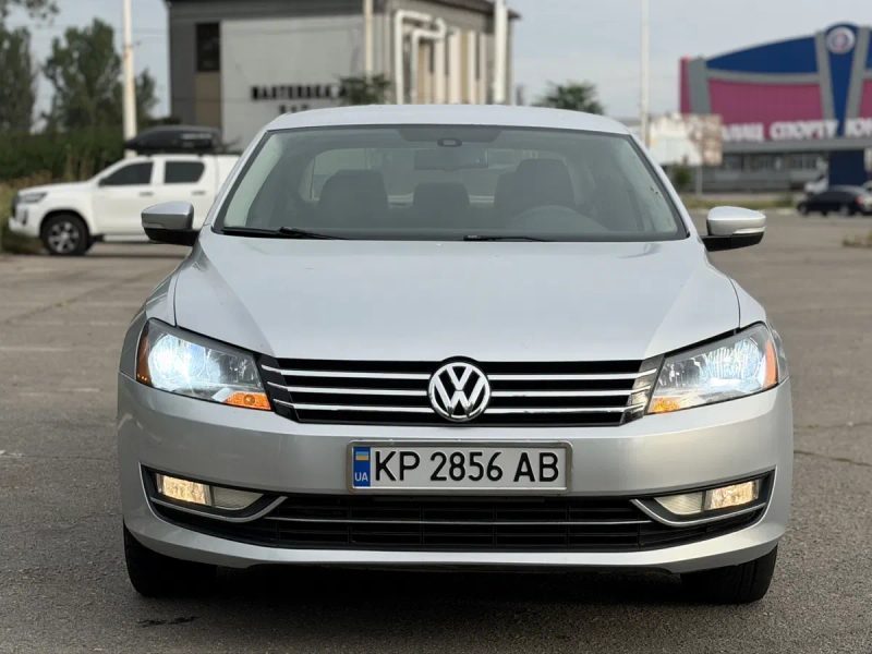 Volkswagen Passat 2.5 автомат 2012 — фото 4