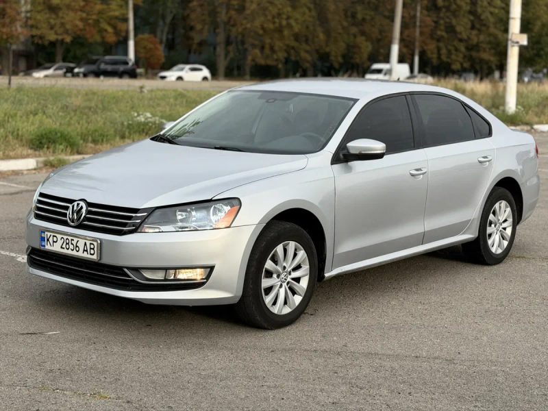 Volkswagen Passat 2.5 автомат 2012 — фото 6