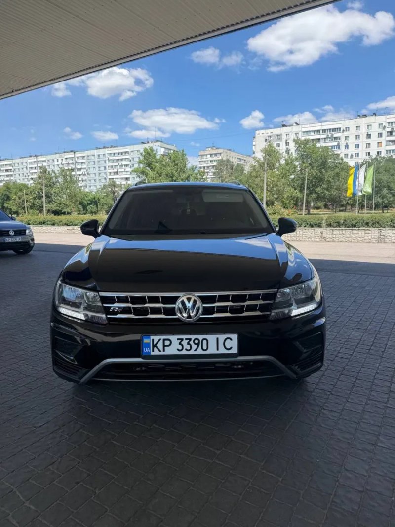 Volkswagen Tiguan 2021 года. — фото 2