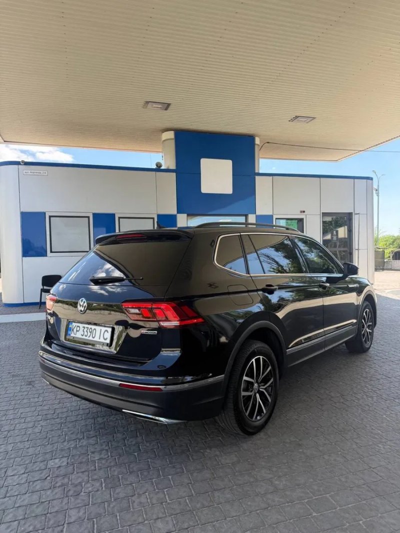 Volkswagen Tiguan 2021 года. — фото 5