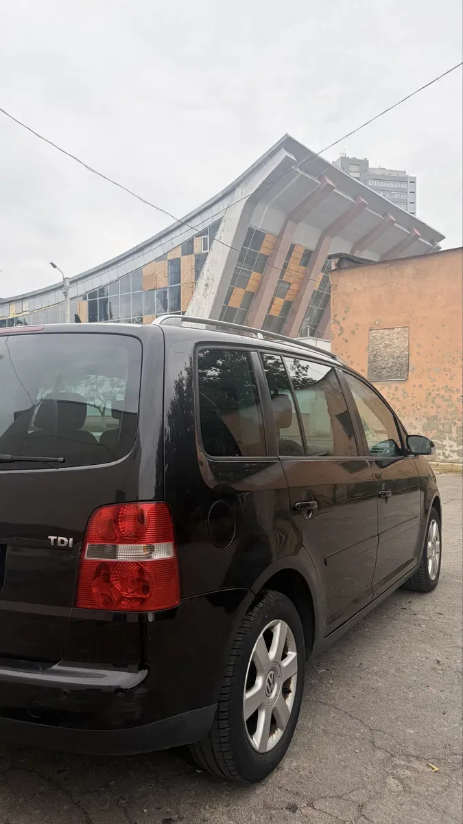 Volkswagen Touran 1.9 TDI — фото 5