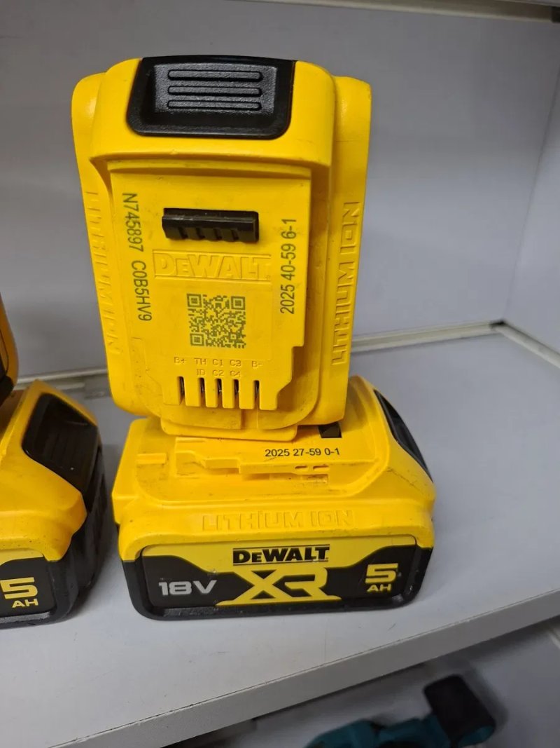 Вживане Dewalt XR 5.0ah акумуляторна батарея деволт акум — фото 2