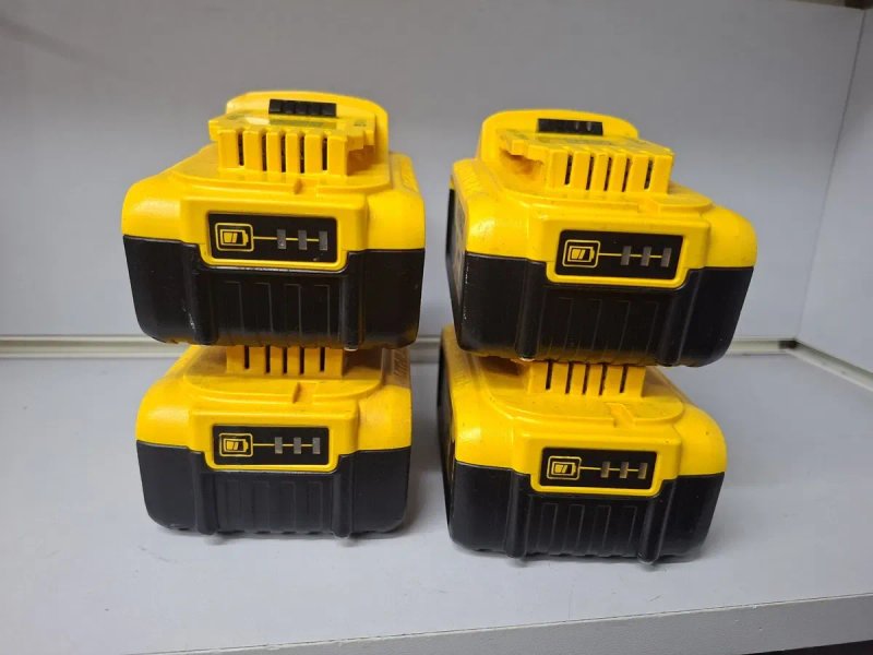 Вживане Dewalt XR 5.0ah акумуляторна батарея деволт акум — фото 4