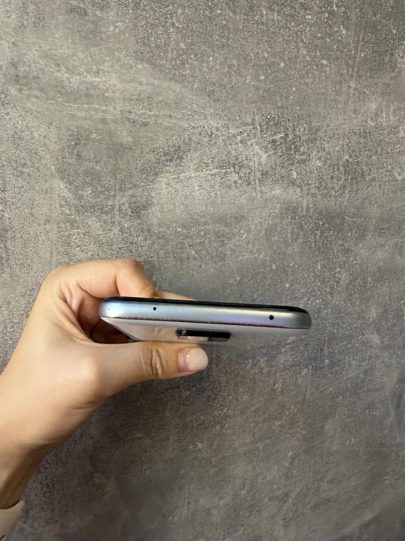 Xiaomi Redmi Note 9S 4/64 в дуже гарному стані. Гарантія 30 днів. У подарунок поклеїли захисне скло! — фото 3