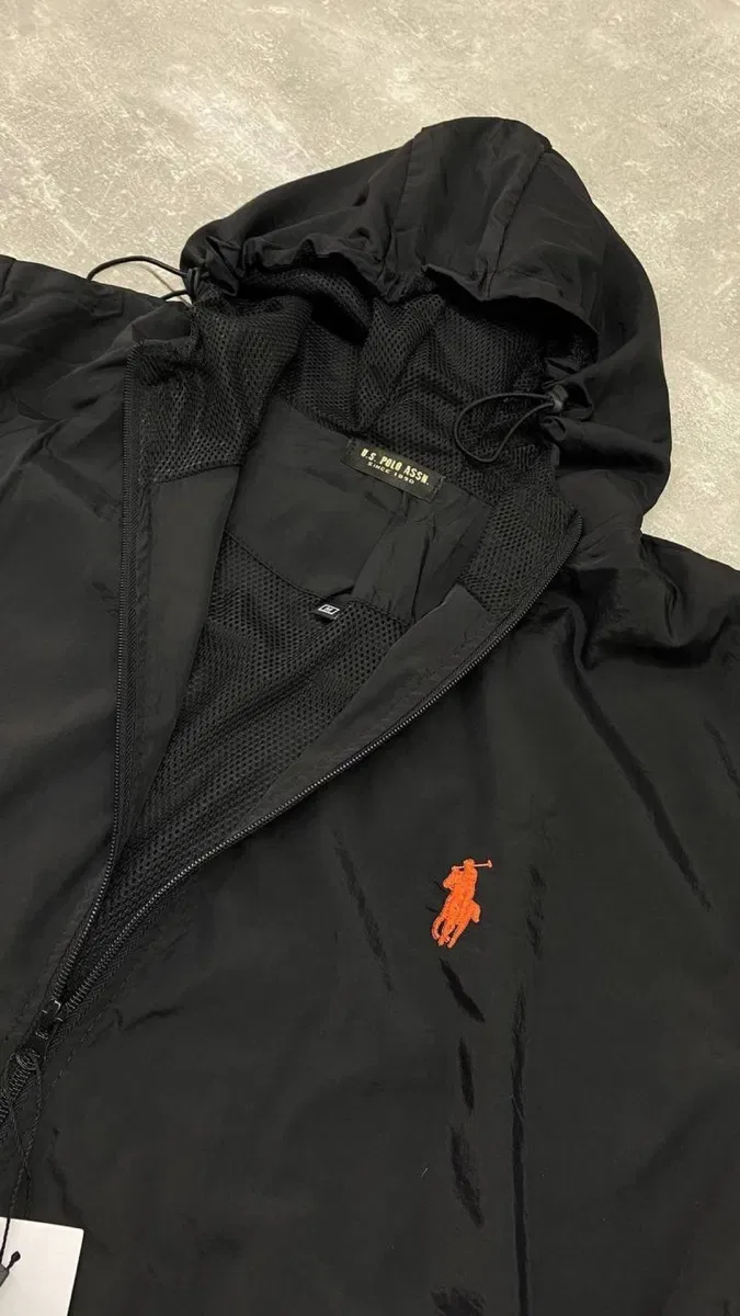 Якісний та легкий костюм Polo Ralph Lauren: вітровка та штани, водовідштовхувальна плащівка, чорний та сірий,  S–3XL — фото 8
