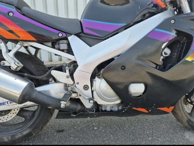 Yamaha FZR 600 R — фото 3