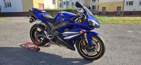 Yamaha YZF- R1. з Японії
