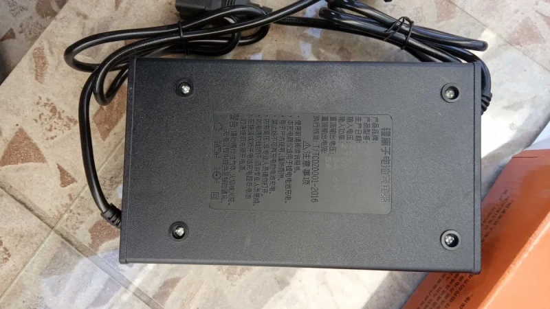Зарядное устройство велосипеда 12V 24V 36V 48V 60V 72V для li-ion — фото 2