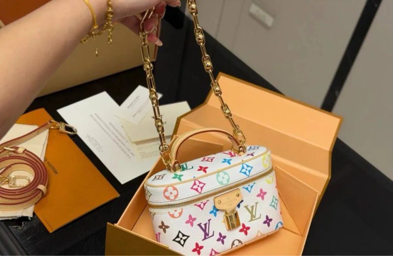Женская кожаная сумка Louis Vuitton Vaniti — фото 5