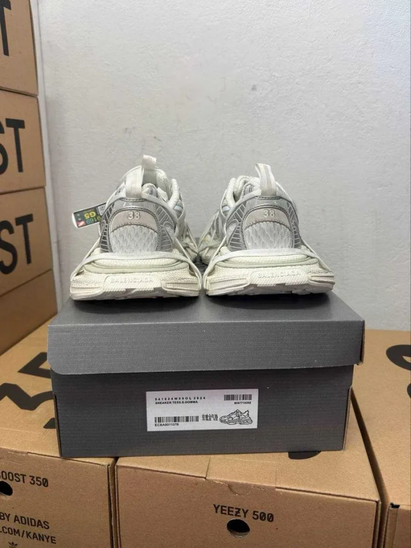 Женские кроссовки Balenciaga 3XL Xteme Laces / Баленсиага 3XL белые  36 37 38 39 40 41 — фото 2