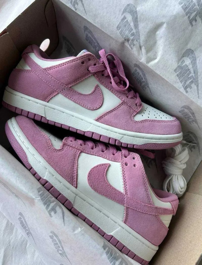 Женские кроссовки Nike Dunk low pink white / Найк СБ Данки розовые замшевые 36 37 38 39 40 — фото 5