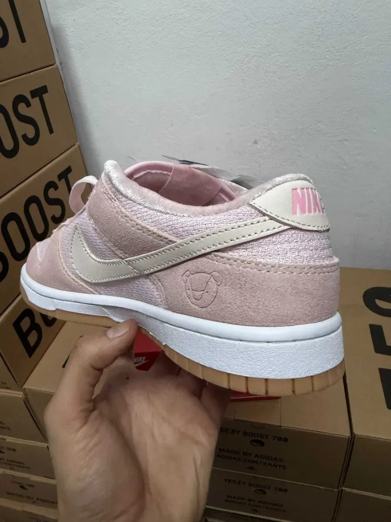 Женские кроссовки Nike SB Dunk Low Teddy Bear Pink / Найк Данк розовые 36 37 38 39 40 41 — фото 2