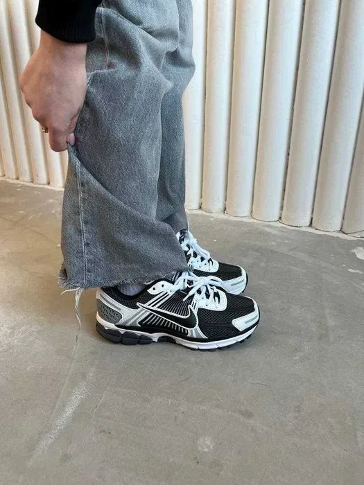 Женские кроссовки Nike Vomero 5 / Найк Вомеро серый чорный 36 37 38 39 40 — фото 6