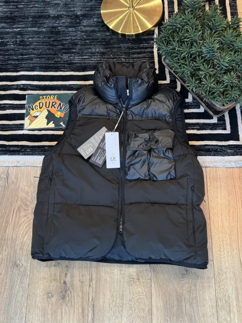 Жилетка Cp company/C.P. Company/сіпі компані/ нова