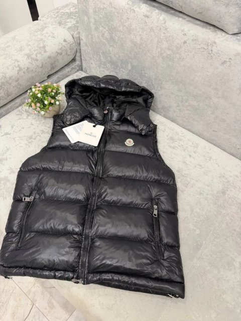Жилетка Moncler