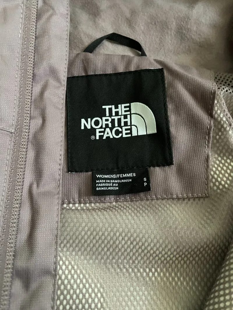 Жіноча вітровка The North Face лілово-фіолетового кольору — фото 2