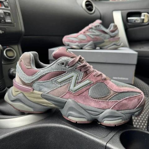 Жіночі бордові кросівки нюбеланс New Balance 9060 Truffle Rich Earth