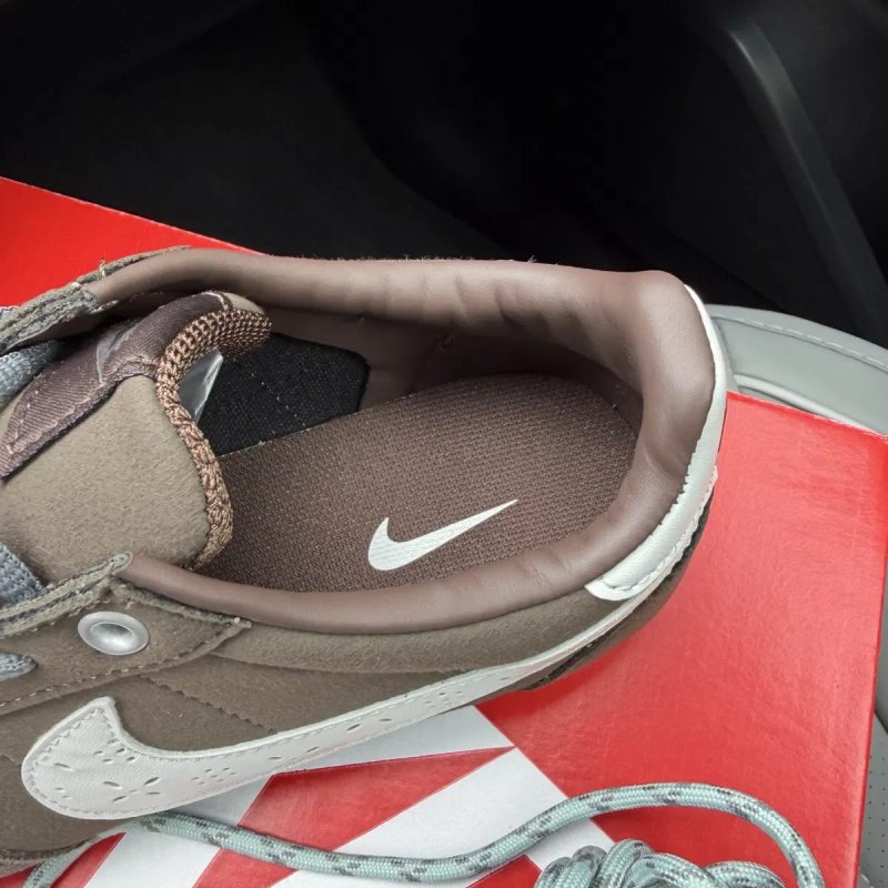 Жіночі коричневі кросівки найк Nike Sprint Sister Ridgerock дуже легкі і зручні — фото 6