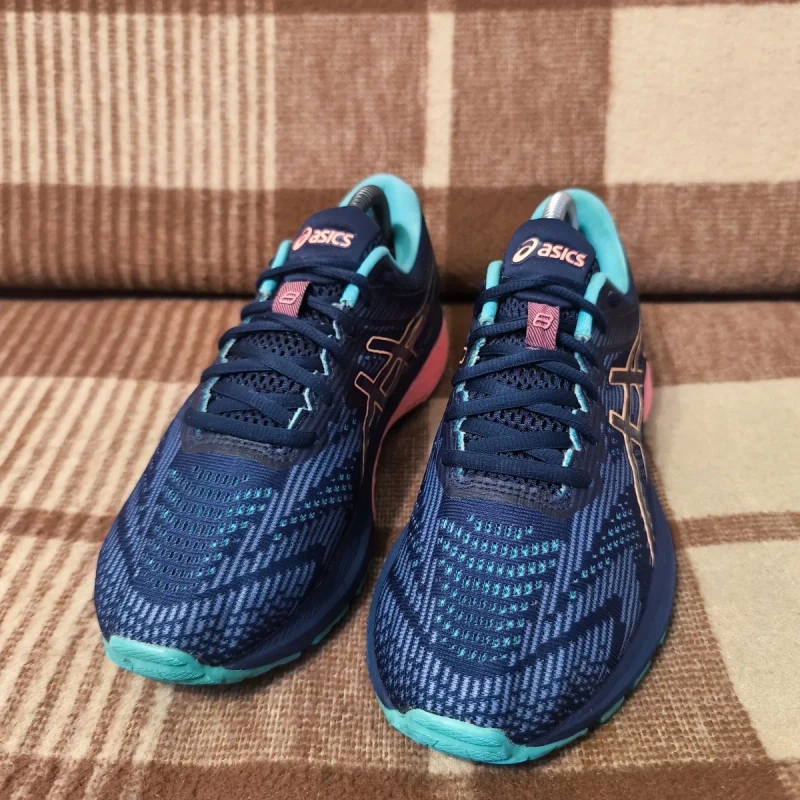 Жіночі кросівки asics — фото 2
