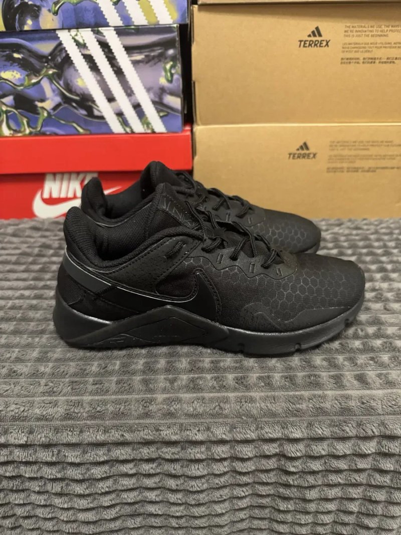 Жіночі кросівки для тренувань Nike W Legend Essential 2 37,5(23,5см) — фото 3