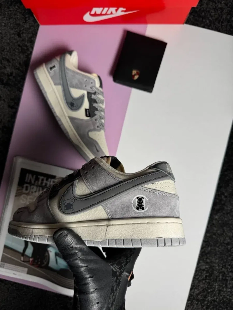 Жіночі кросівки найк данк лоу Nike SB Dunk Low x KAWS Grey Beige [36-41] — фото 4