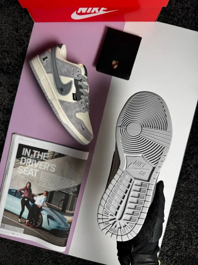 Жіночі кросівки найк данк лоу Nike SB Dunk Low x KAWS Grey Beige [36-41] — фото 6