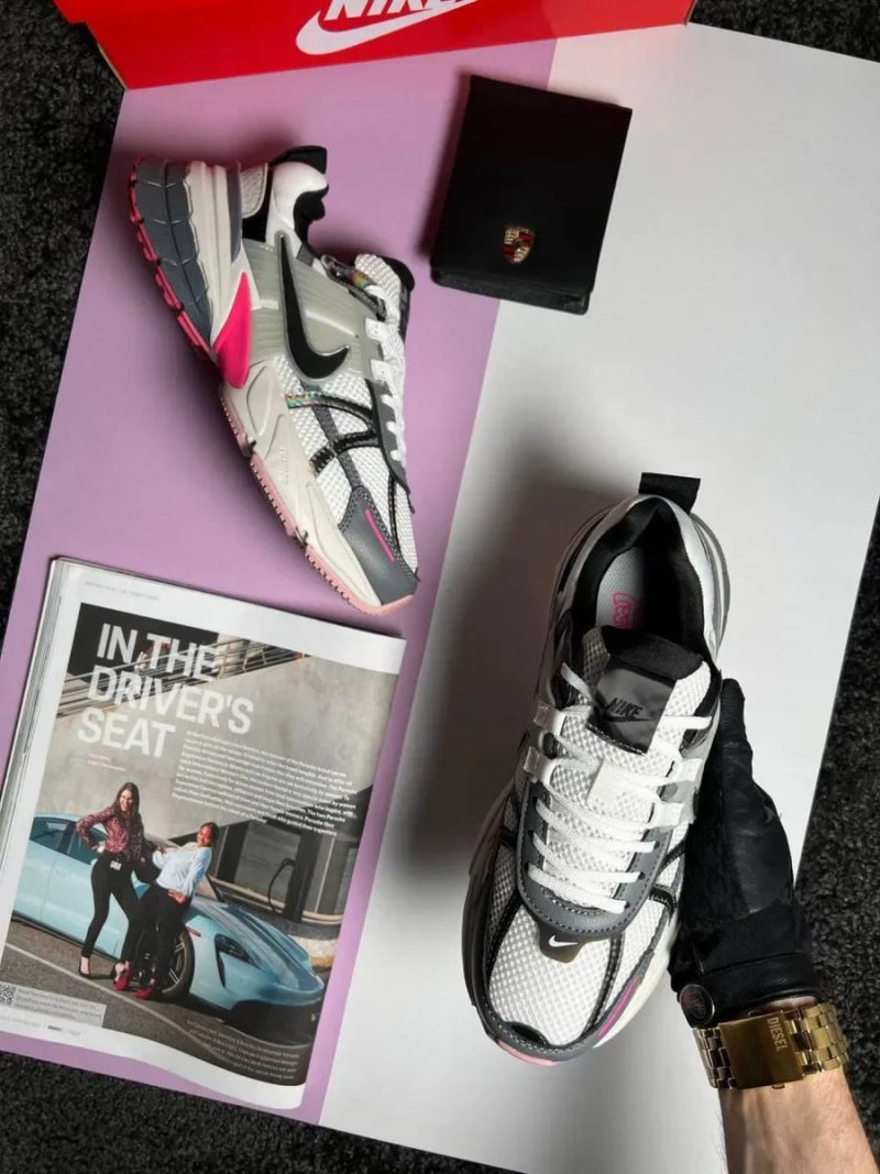 Жіночі кросівки найк Nike V2K Run White Holographic Pink [37-41] — фото 2