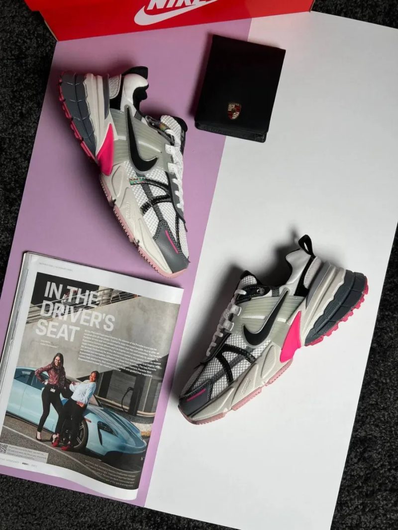 Жіночі кросівки найк Nike V2K Run White Holographic Pink [37-41] — фото 8