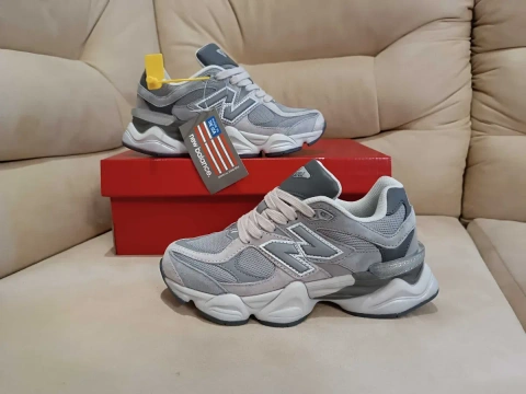 Жіночі кросівки New Balance 9060