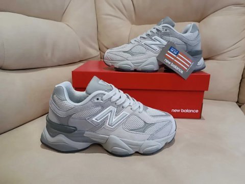 Жіночі кросівки New Balance 9060