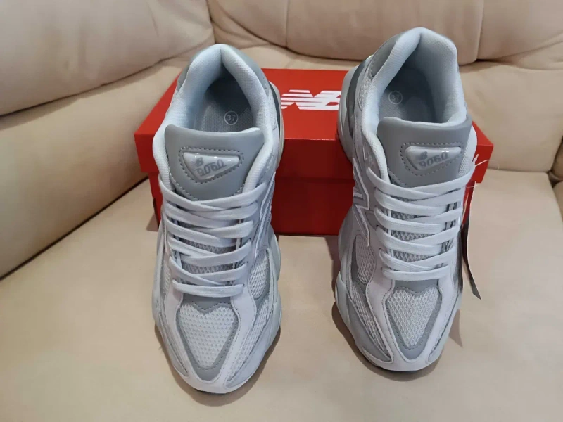 Жіночі кросівки New Balance 9060 — фото 6