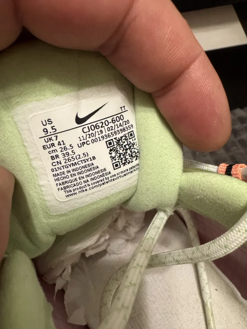 Жіночі кросівки Nike Air Max 270 React SE 41(26,5см) оригінал — фото 8