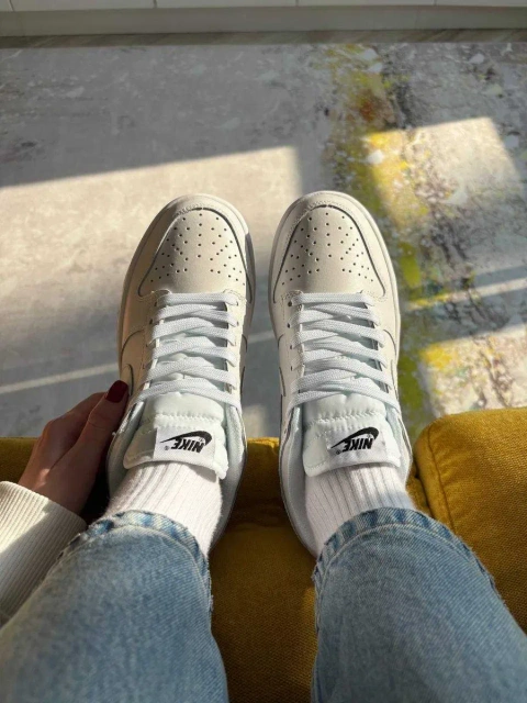 Жіночі кросівки Nike Dunk Low розміри 36 - 41 в білому кольорі