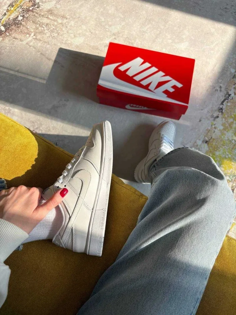 Жіночі кросівки Nike Dunk Low розміри 36 - 41 в білому кольорі — фото 3