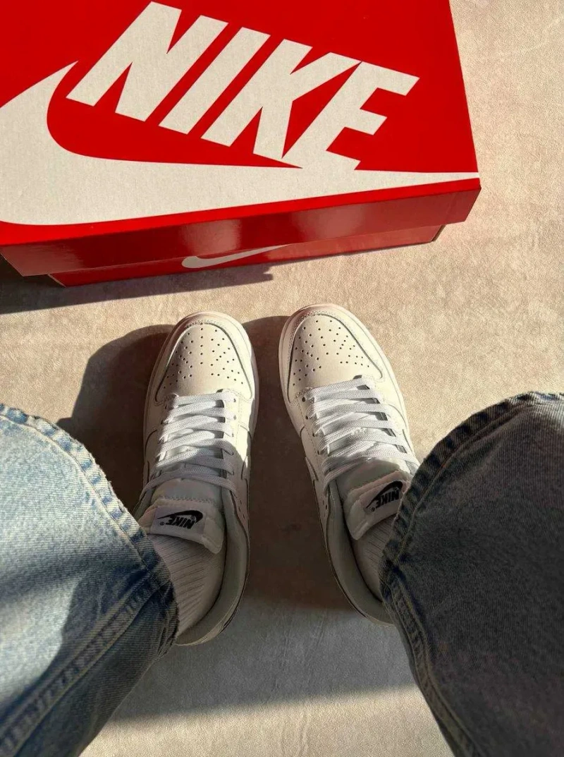 Жіночі кросівки Nike Dunk Low розміри 36 - 41 в білому кольорі — фото 4