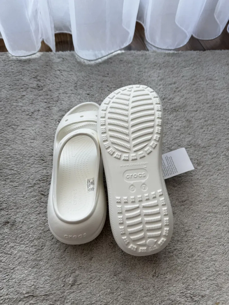 Жіночі шльопанці Крокси Crocs Classic Crush Sandal бежеві W7 36 розмір 23 CM — фото 7