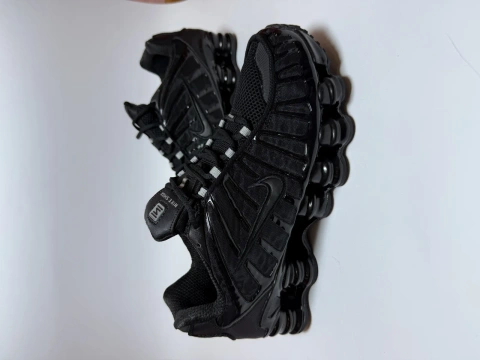 Кросівки чоловічі Nike shox