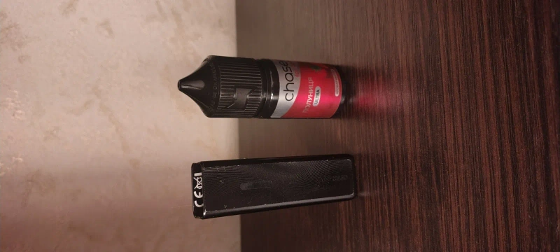 Vaporesso Xros 5 Mini, б/в 3 місяці + рідина Chaser полуниця 65 мг (~25 мл)